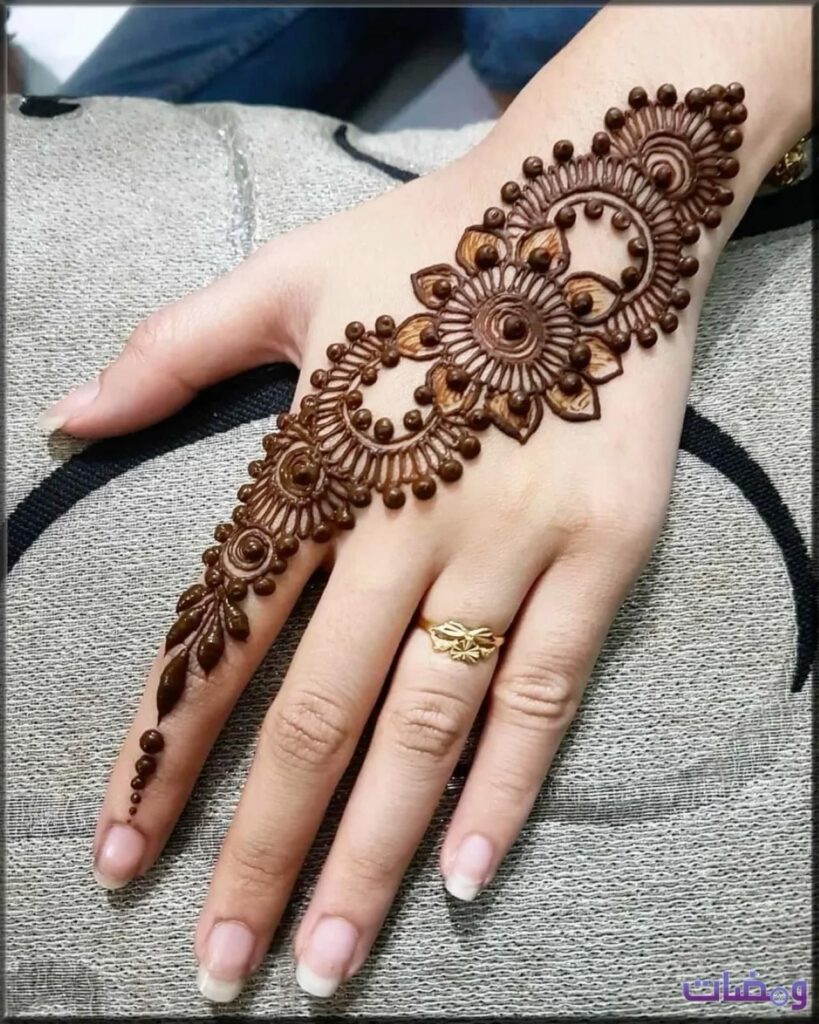 simple mehndi design for left hand