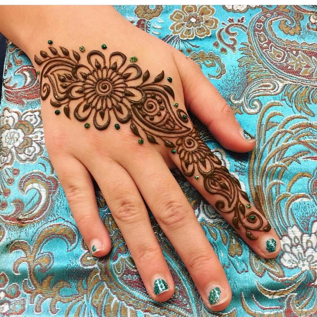 left hand mehndi design