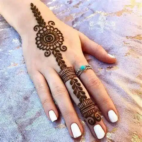 ring finger mehndi design