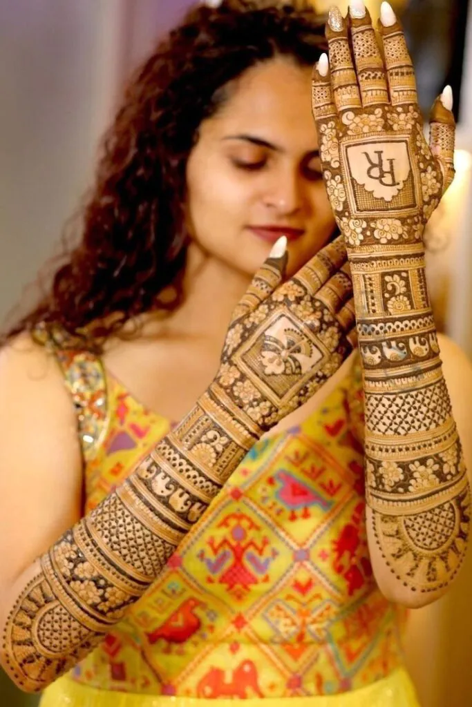 Latest Back Hand Bridal Mehndi Design
