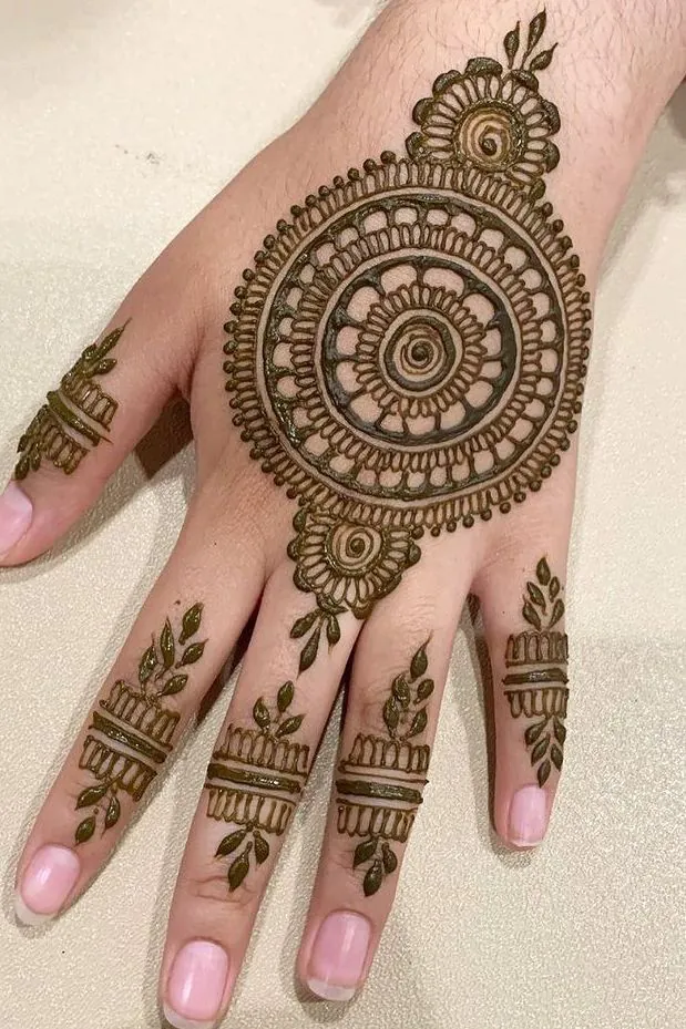 Simple Mehndi Designs for Kids Back Hand with Elegant Curves