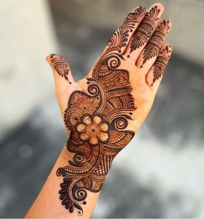 mehndi design simple and beautiful for front hands