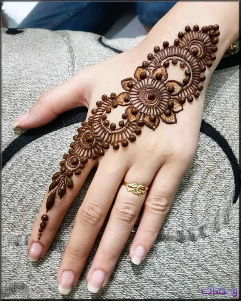 simple mehndi design for left hand
