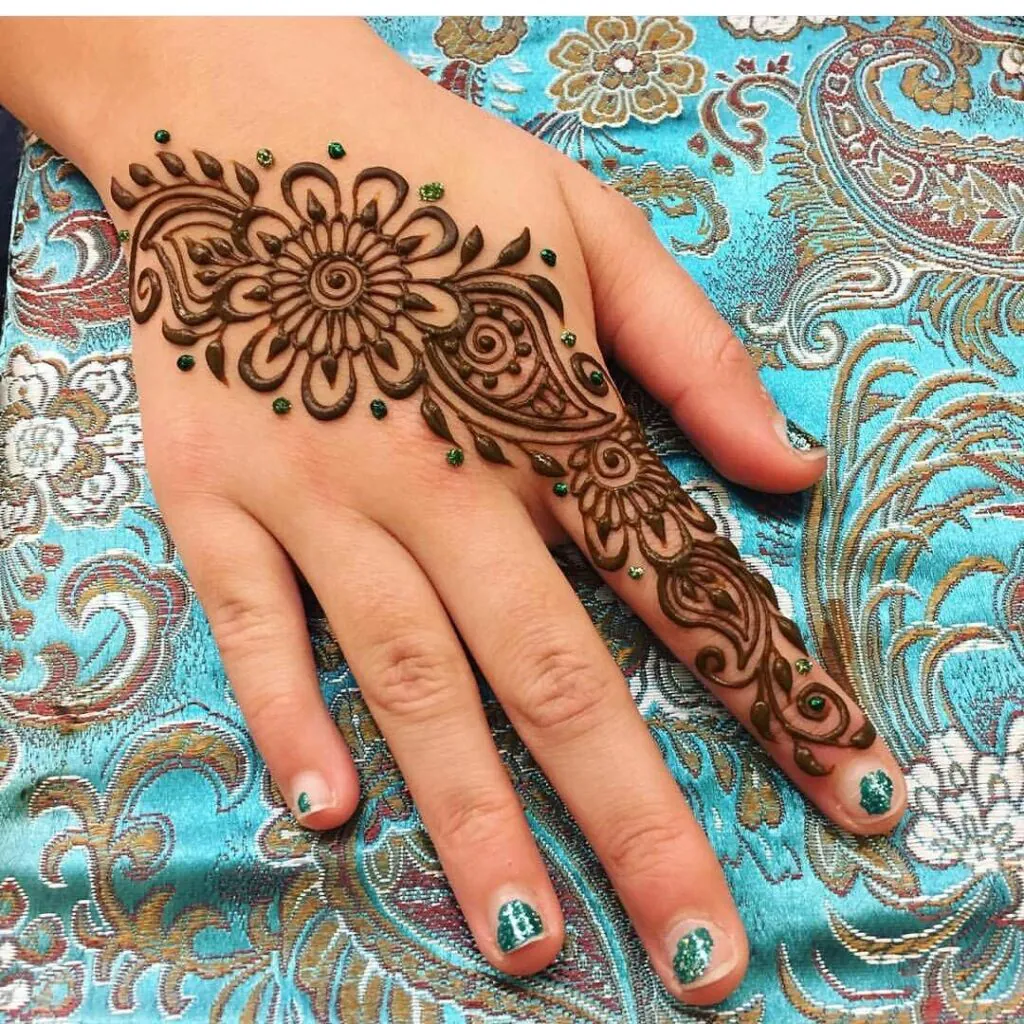 left hand mehndi design