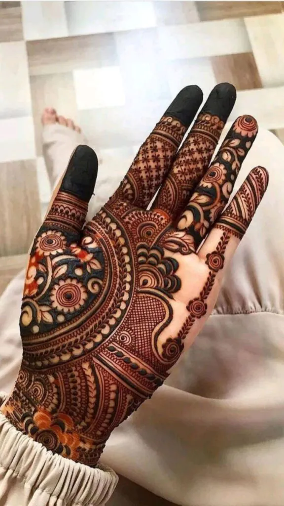 simple karwa chauth mehndi design