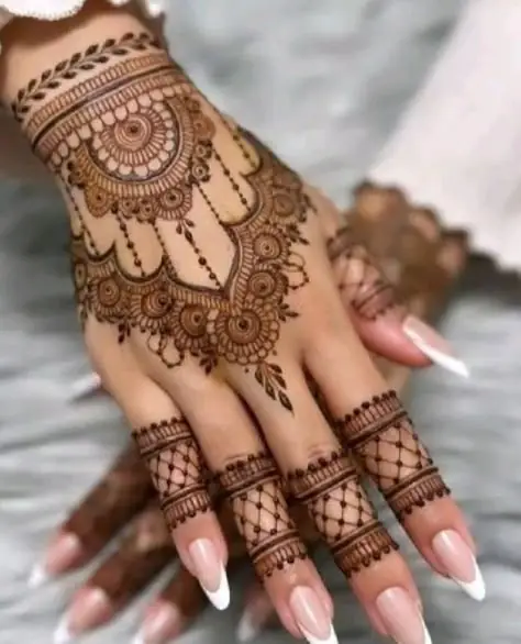 Engagement Ring Finger Mehndi Design