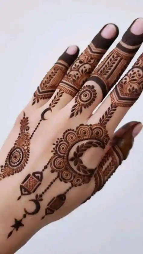 Mehndi Designs Like a Ring on Finger